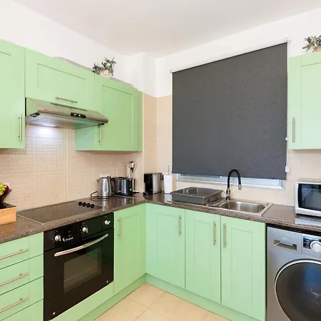 Sea View Apt*spacious Balcony*200m To The דירה *